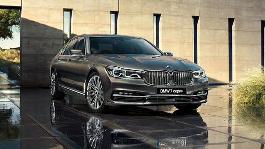 БМВ отзывает еще 206 седанов M760Li