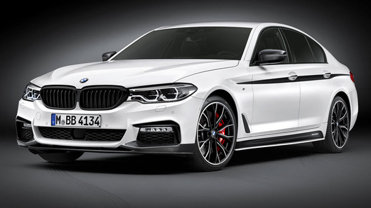 Новая "пятерка" BMW получила линейку опций от M Performance