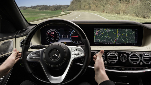 На новых Мерседес-Бенс S-Class в скором времени можно будет ездить на автопилоте На новых Мерседес-Бенс S-Class в скором времени можно будет ездить на автопилоте