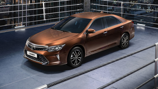 Toyota привезла в Россию обновленную модель Camry