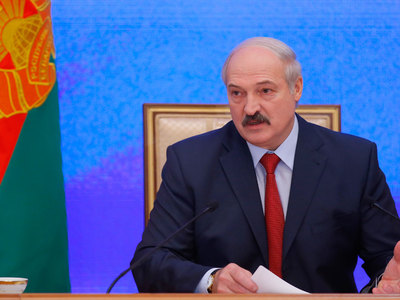 Лукашенко призвал Украину больше не присылать вооруженных боевиков