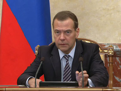 Медведев объяснил, почему Россия подвергла санкциям Исландию