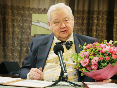 Олег Табаков отмечает 80-летие во время летнего антракта
