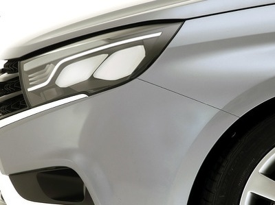 Новейшая модель Lada попала в первое ДТП