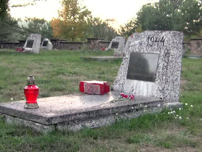 В Польше вновь осквернены могилы советских солдат