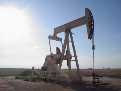 Цены на нефть слабо растут после снижения накануне