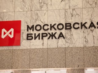 Доллар и евро ждут новостей ОПЕК