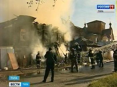 В центре Тулы сгорел двухэтажный жилой дом