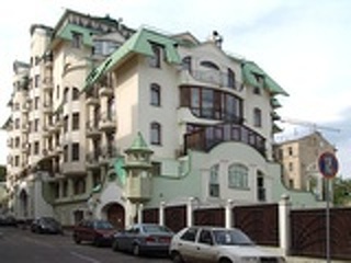 В старой Москве снова начали строить дорогое жилье