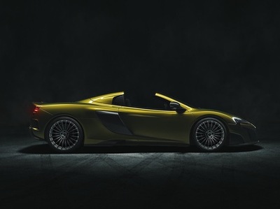 McLaren официально представила суперкар 675LT в кузове спайдер