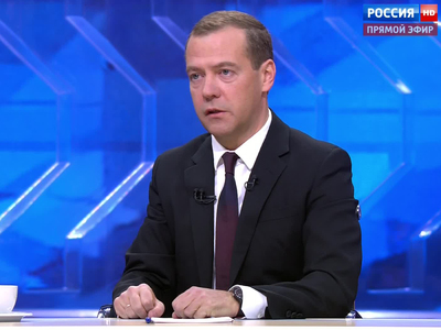 Медведев о расследовании ФБК: обвинение может предъявить только по закону