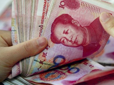 Китай девальвировал национальную валюту