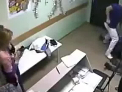 Роковой удар: врач убил пациента за оскорбление медсестры. Видео