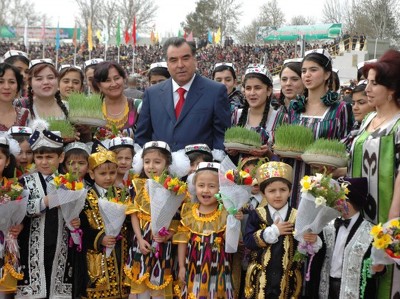 Рахмон: зарплата врачей и учителей вырастет до $53