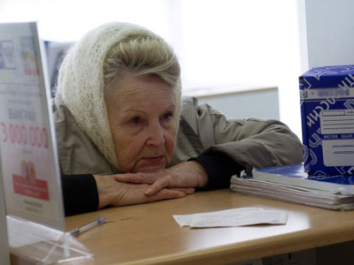 Работающие воронежские пенсионеры дождутся прибавки только в августе