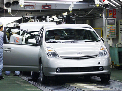 Toyota приостановила производство машин