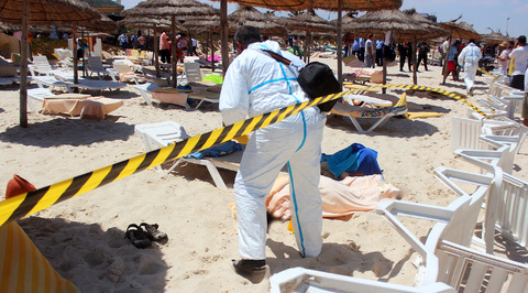 Для опознания тела погибшей в Тунисе россиянки проведут тест ДНК