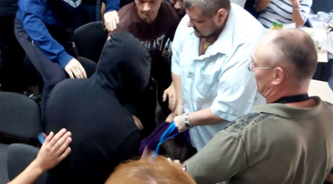 В Чернигове соратники радикала Ляшко избили шоумена Дурнева. Видео