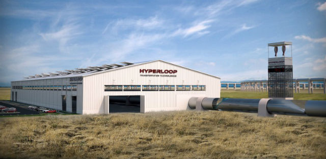 Первая демонстрационная дорога будет построена в городе будущего Quay Valley (иллюстрация Hyperloop Transportation Technologies).