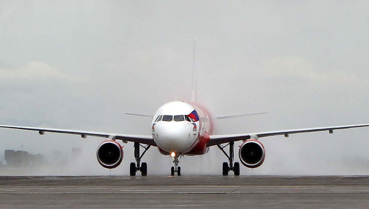 Диспетчеры потеряли связь с самолетом малайзийской AirAsia