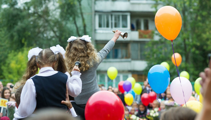 Путин поручил рассмотреть вопрос о переносе начала учебного года