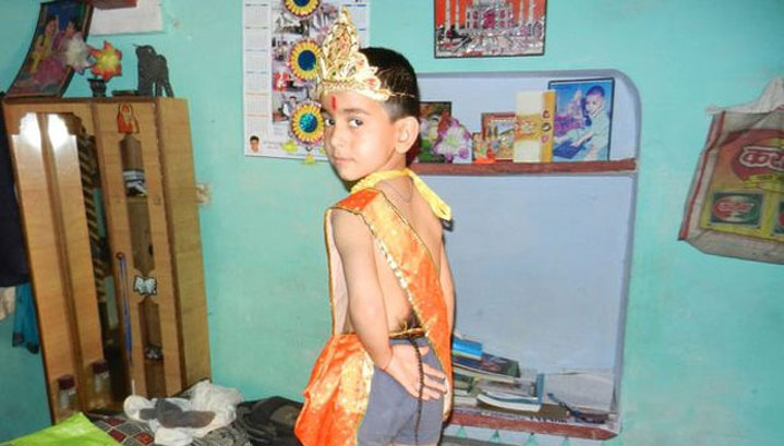 В Индии хвостатого мальчика считают воплощением божества Xw_931248